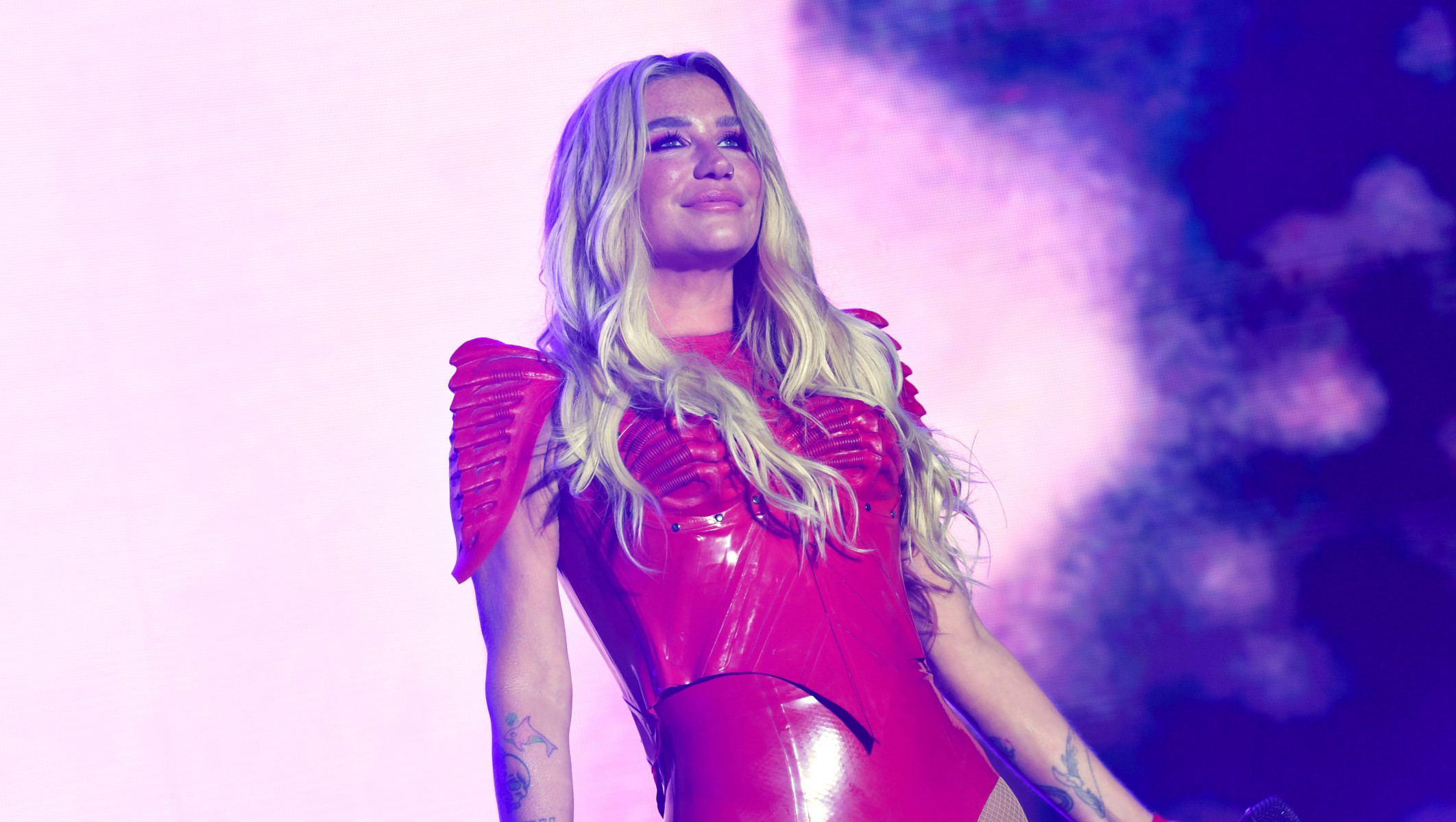Kesha выпустила новую песню «Joyride»