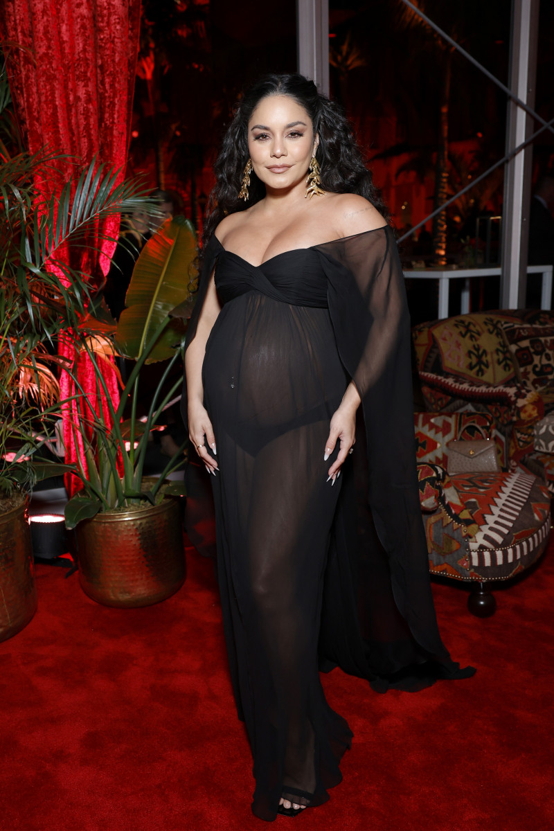 Ванесса Хадженс и Коул Таккер прервал