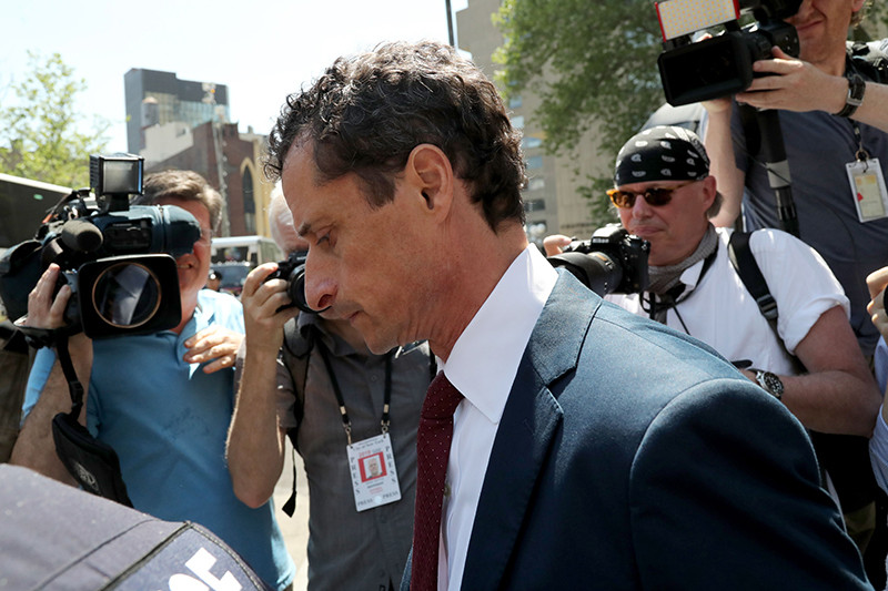 Huma Abedin обручилась с сыном миллиардера