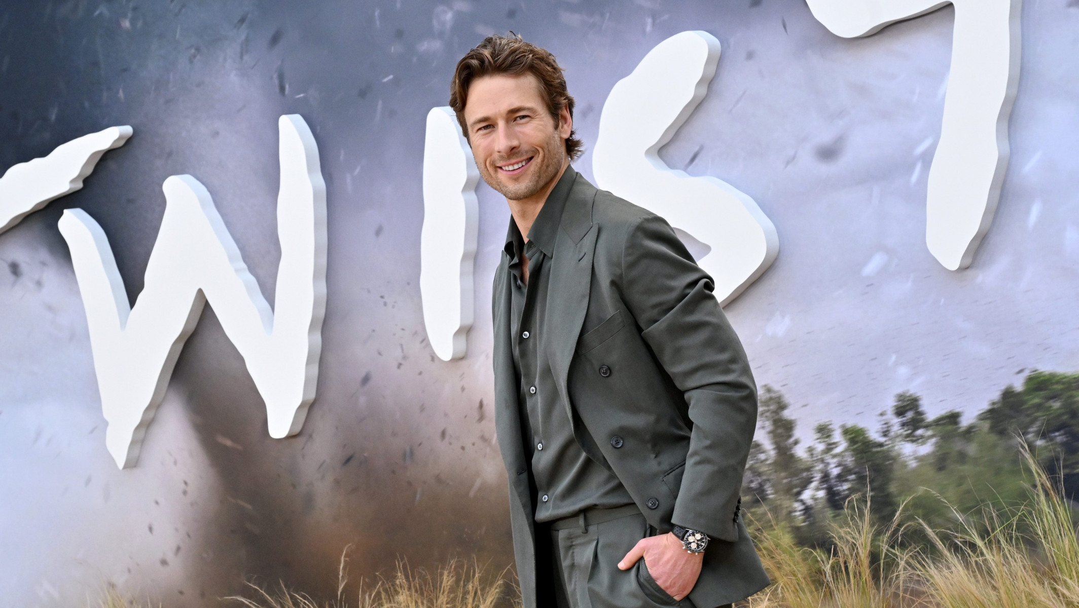 Glen Powell возвращается в университет для