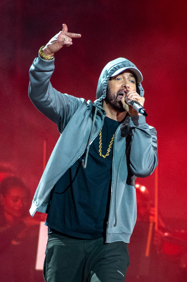 Eminem обошел Taylor Swift на чарте Billboard с новы