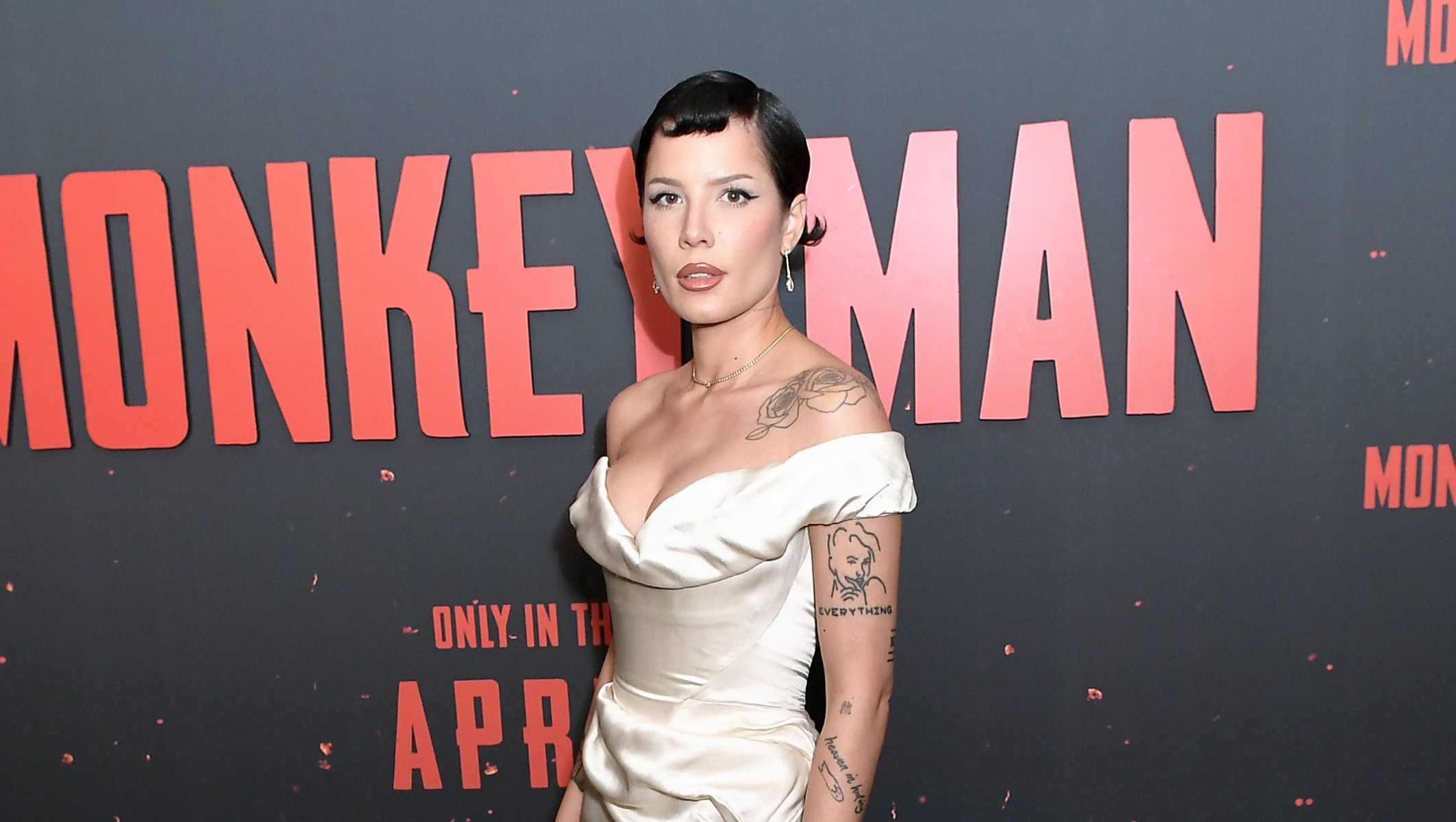Halsey рассказала о борьбе за жизнь из-за