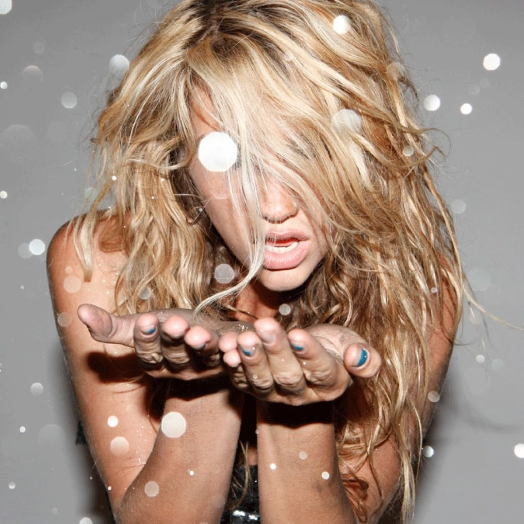 Ke$ha отметила 15-летие песни ‘TiK ToK' в вид