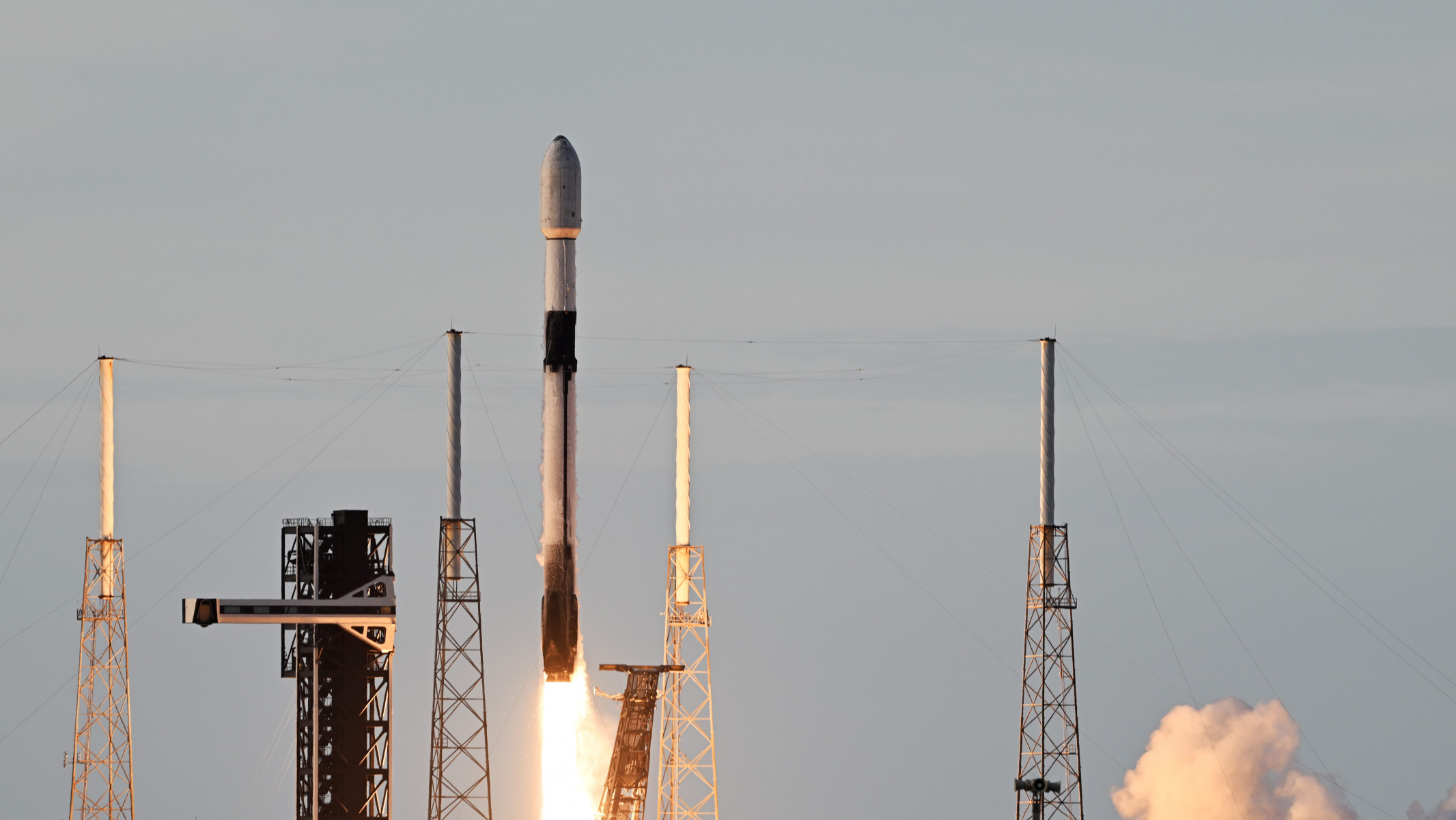 SpaceX запустила пару спутников Maxar Intelligen