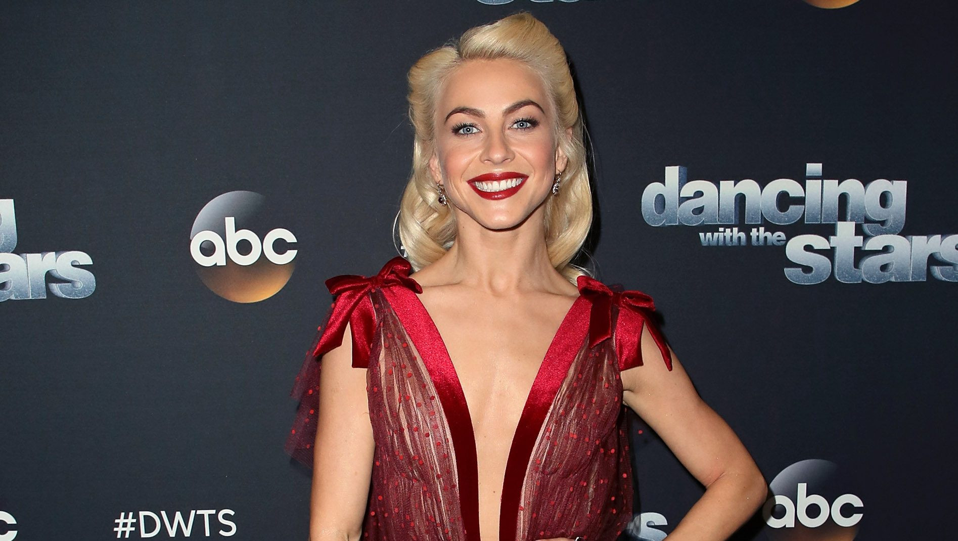 Julianne Hough раскритиковала победу Bobby Bones