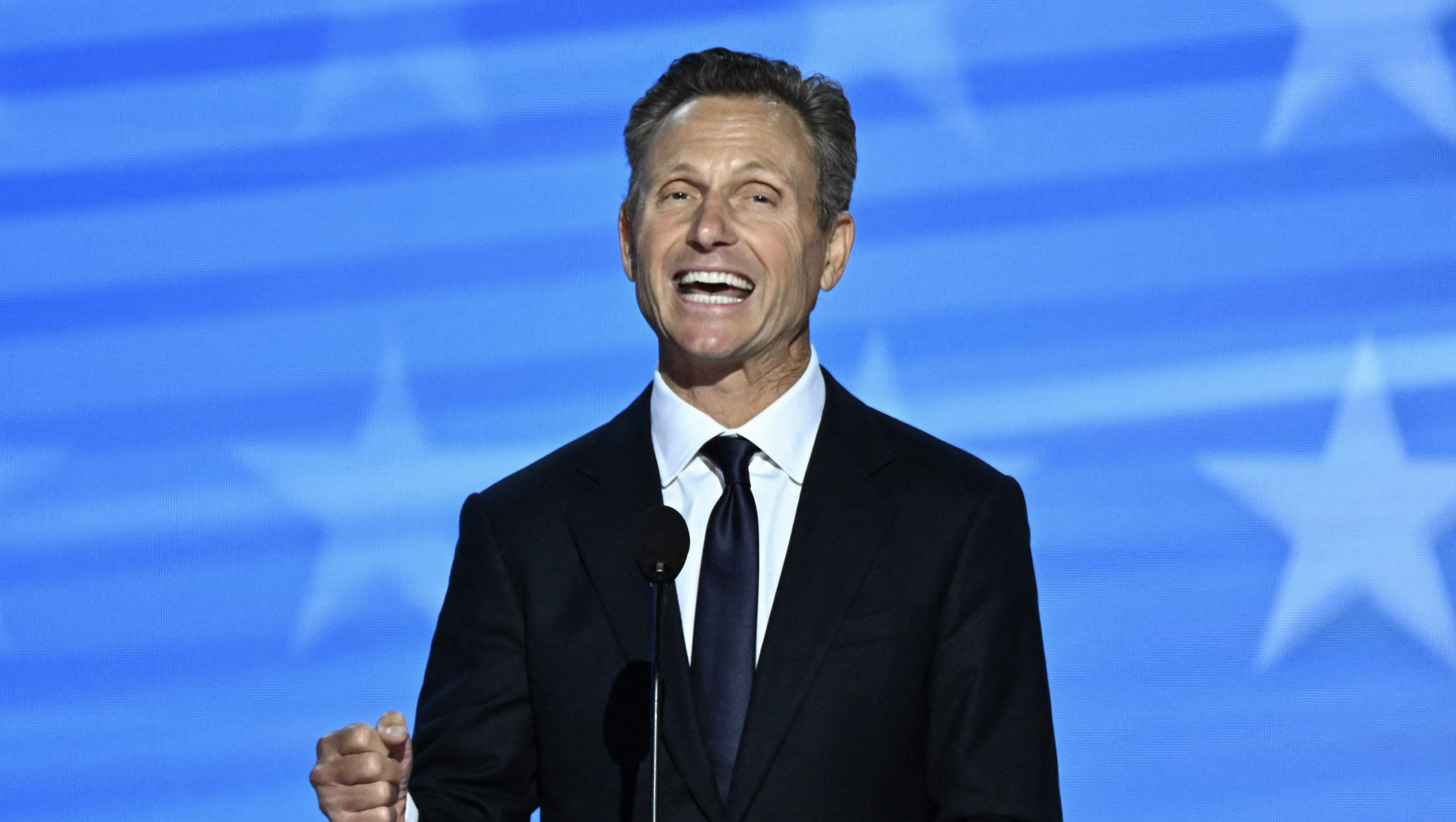 Tony Goldwyn встретил первую ночь Демократи