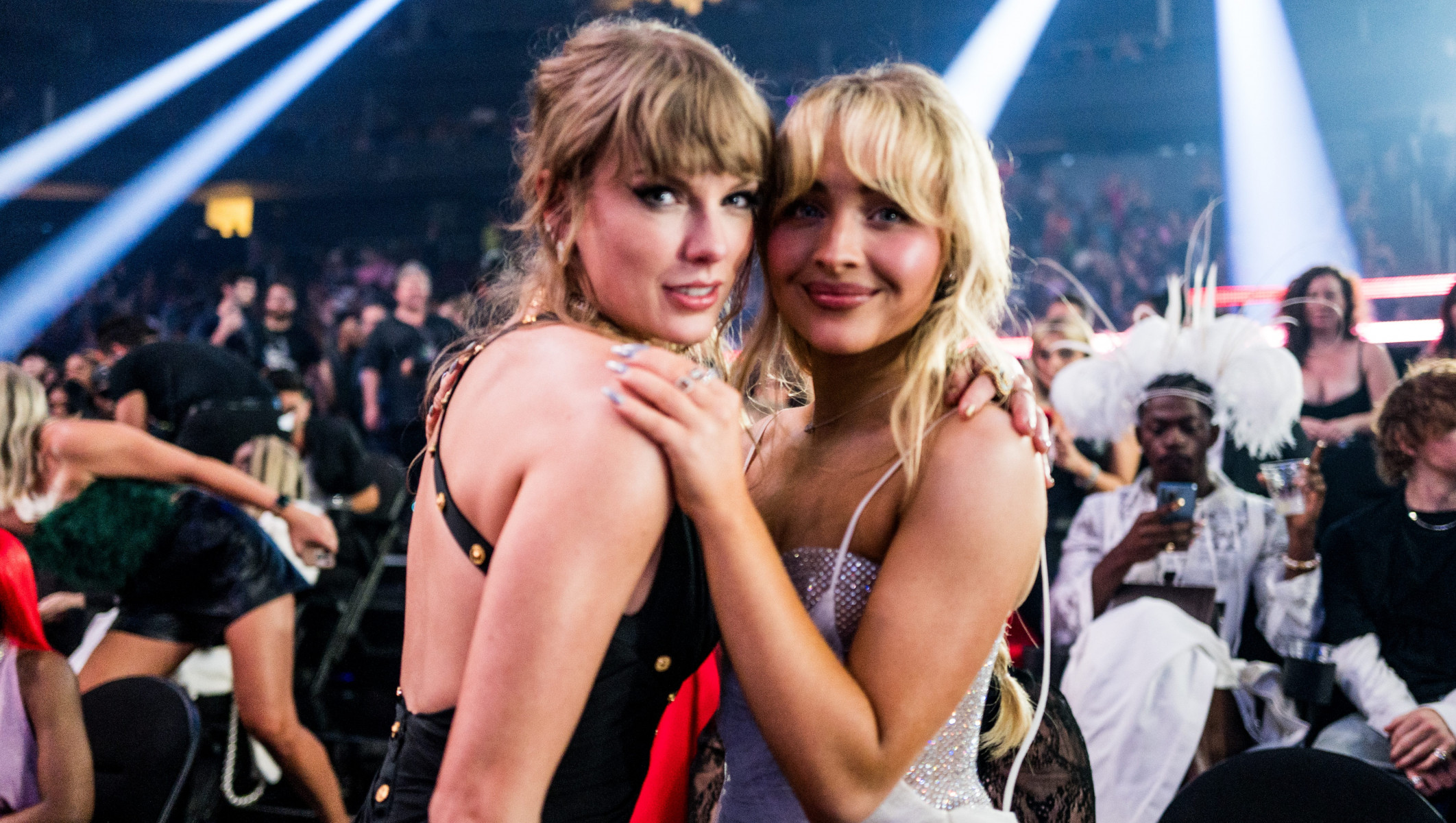 Taylor Swift поддержала Sabrina Carpenter в честь вы