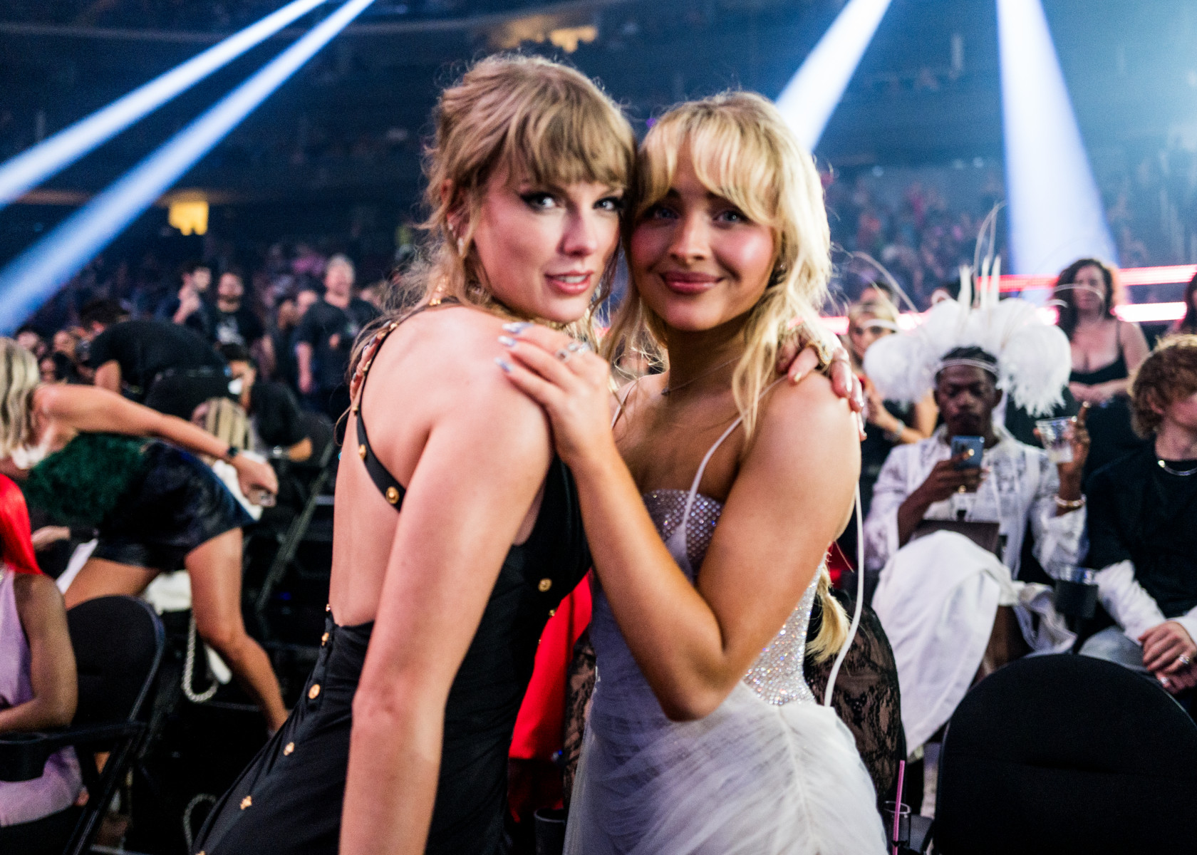 Taylor Swift поддержала Sabrina Carpenter в честь вы