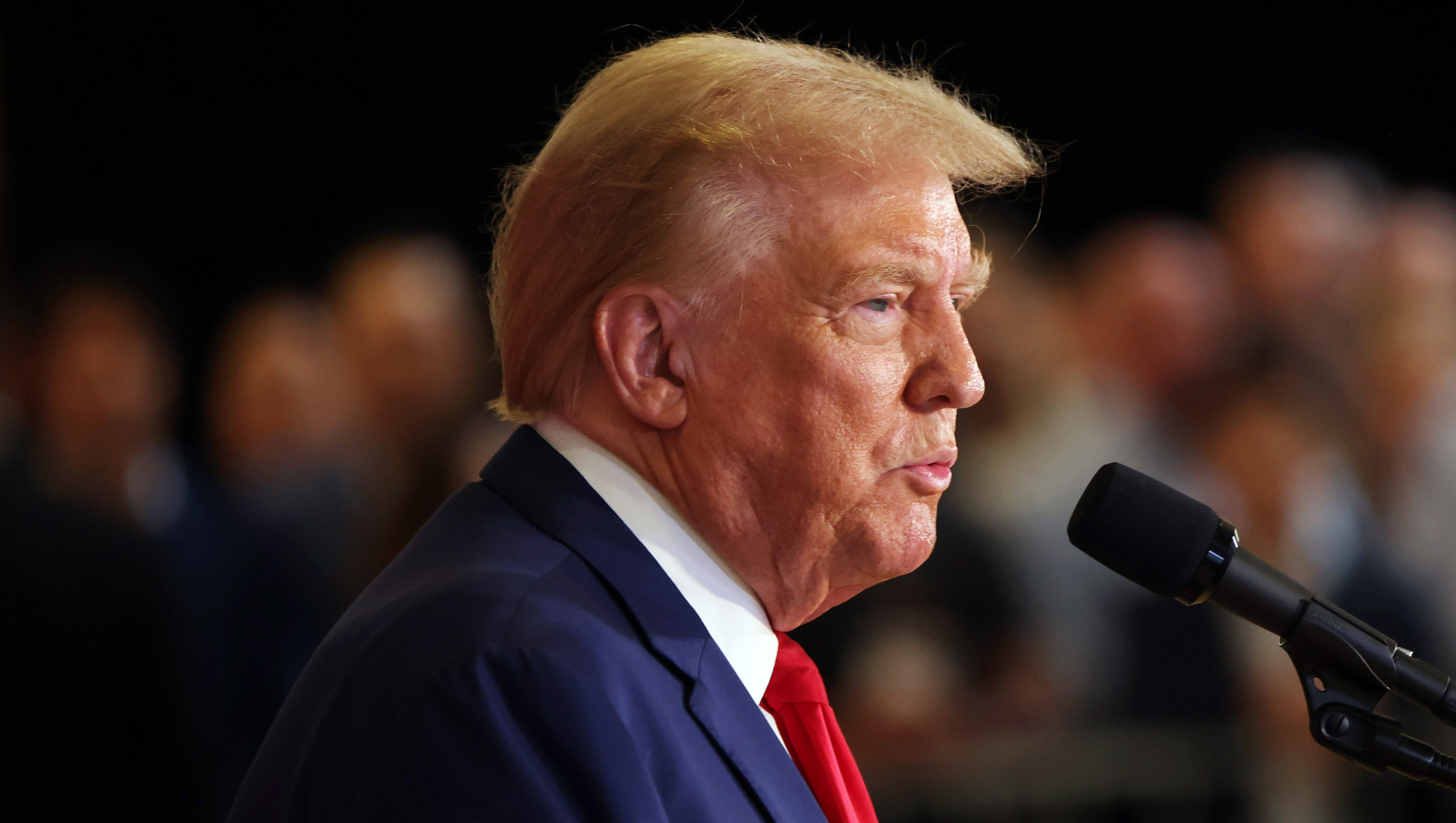 Суд отложил приговор Трампу до после в