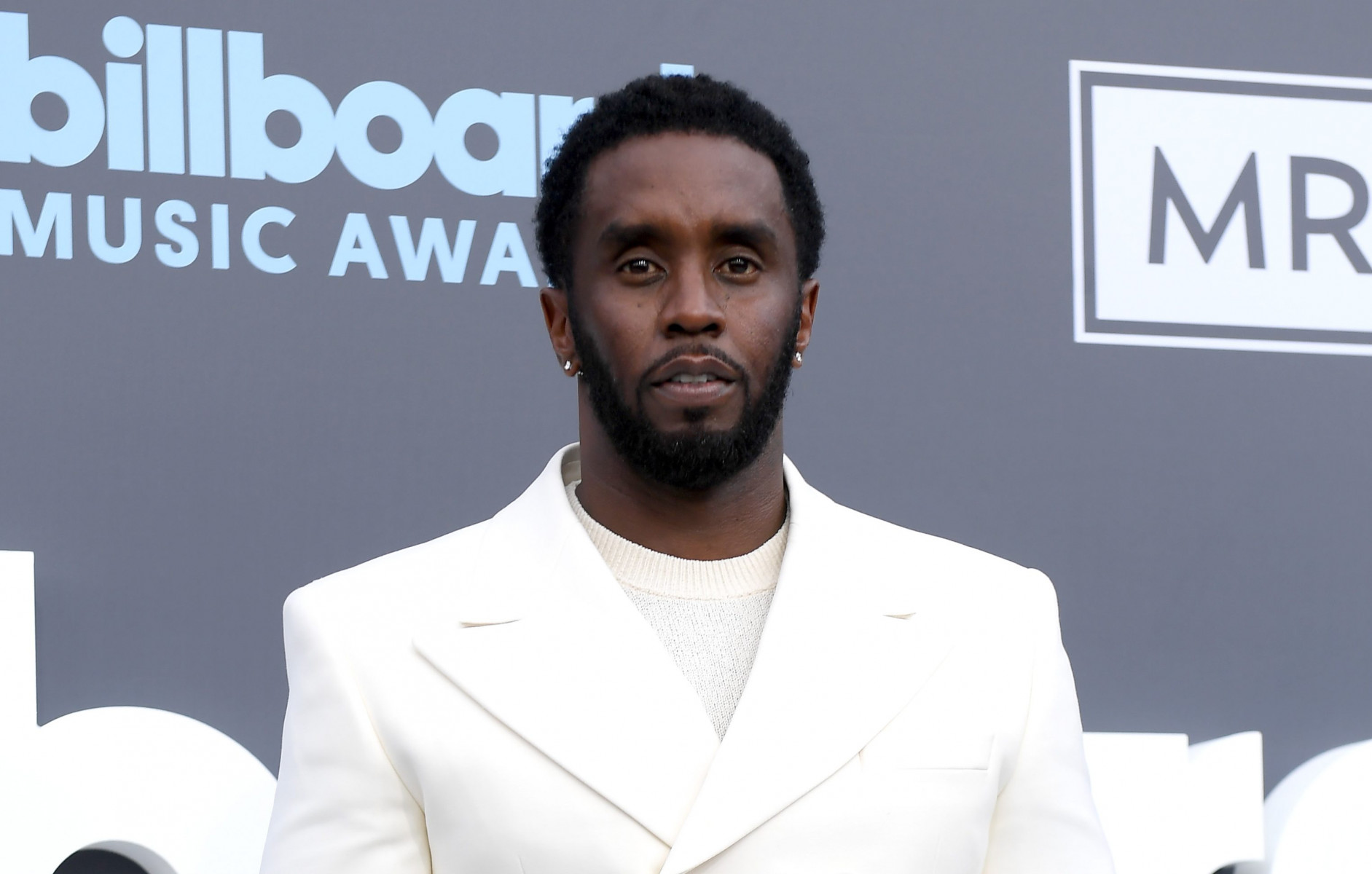 «Скандал вокруг Diddy: обвинения в сек