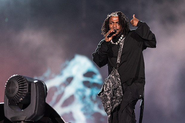 Kendrick Lamar ответил на диссы Drake с треком &l