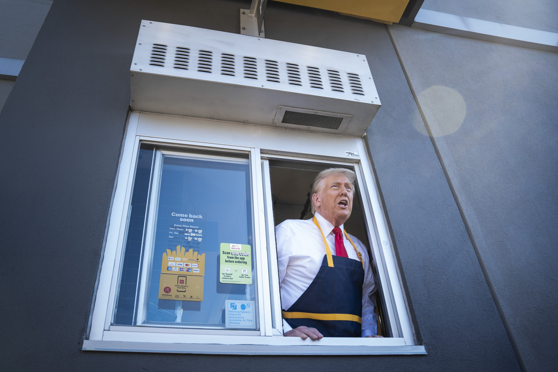 Дональд Трамп поработал в McDonald’s: пр