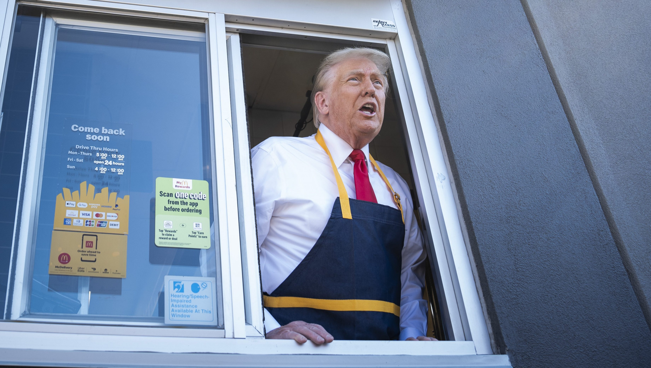Дональд Трамп поработал в McDonald’s: пр