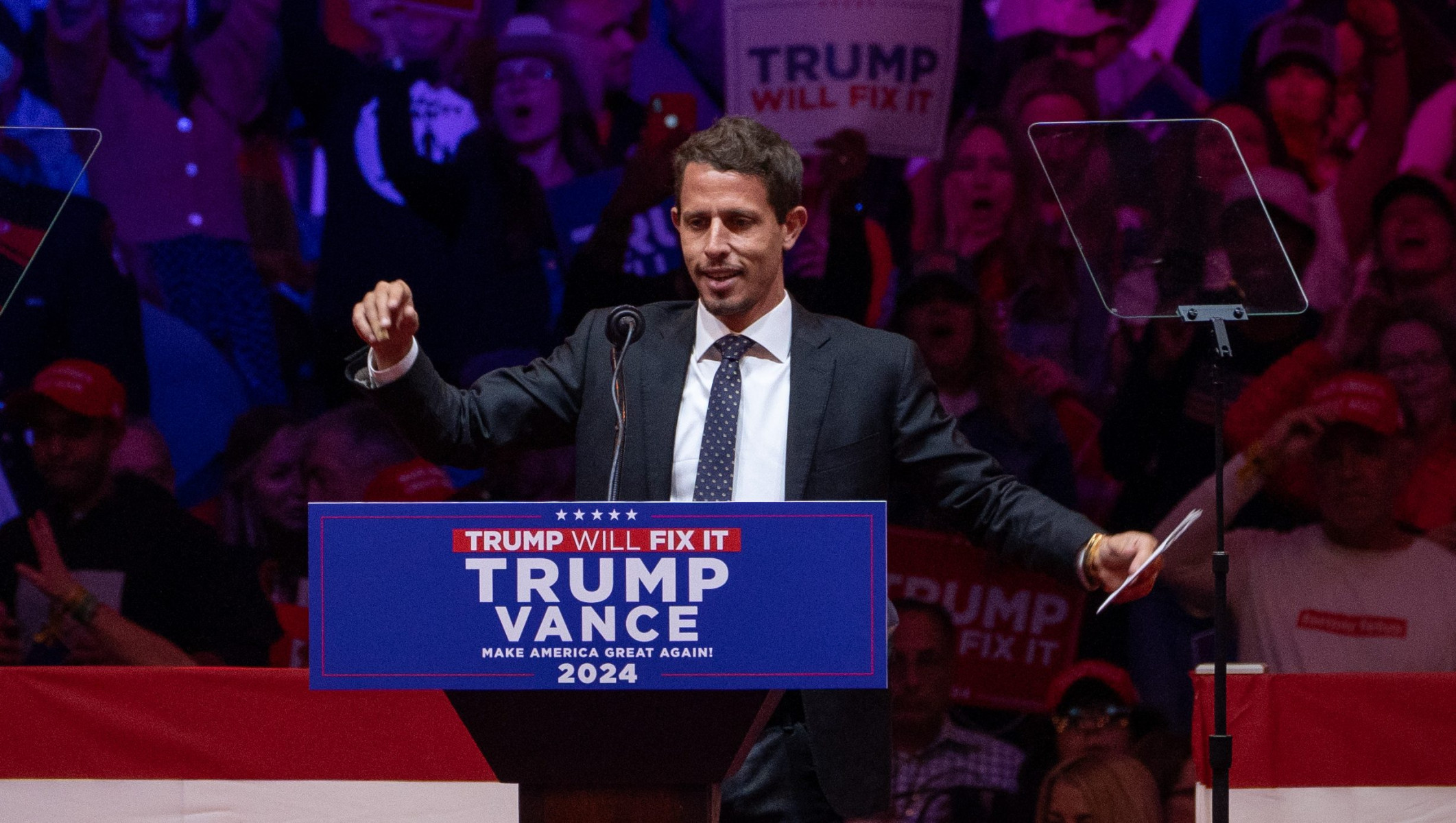Tony Hinchcliffe: Комик и поддержка Трампа выз