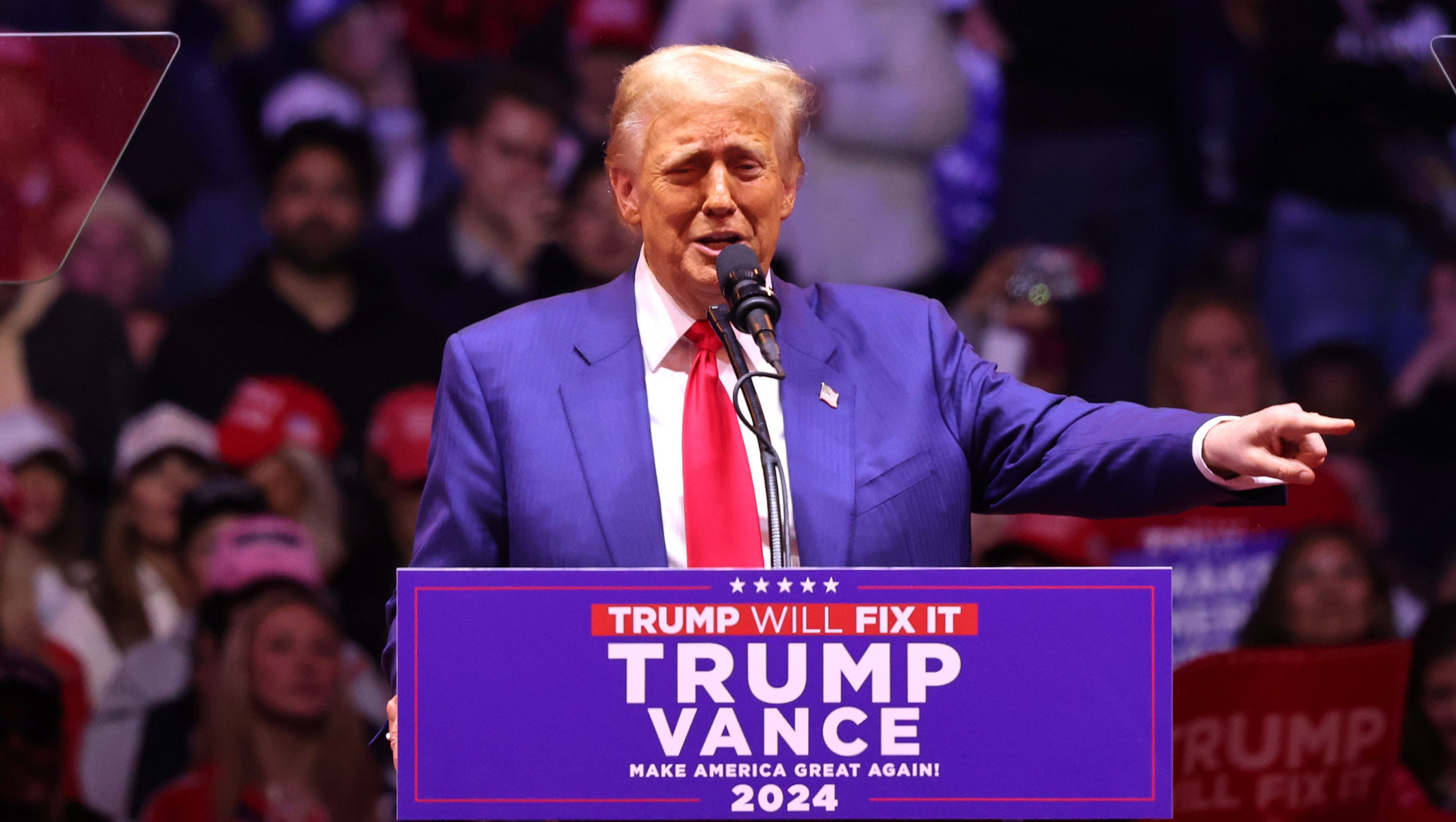 Donald Trump: скандальный кандидат или мусо