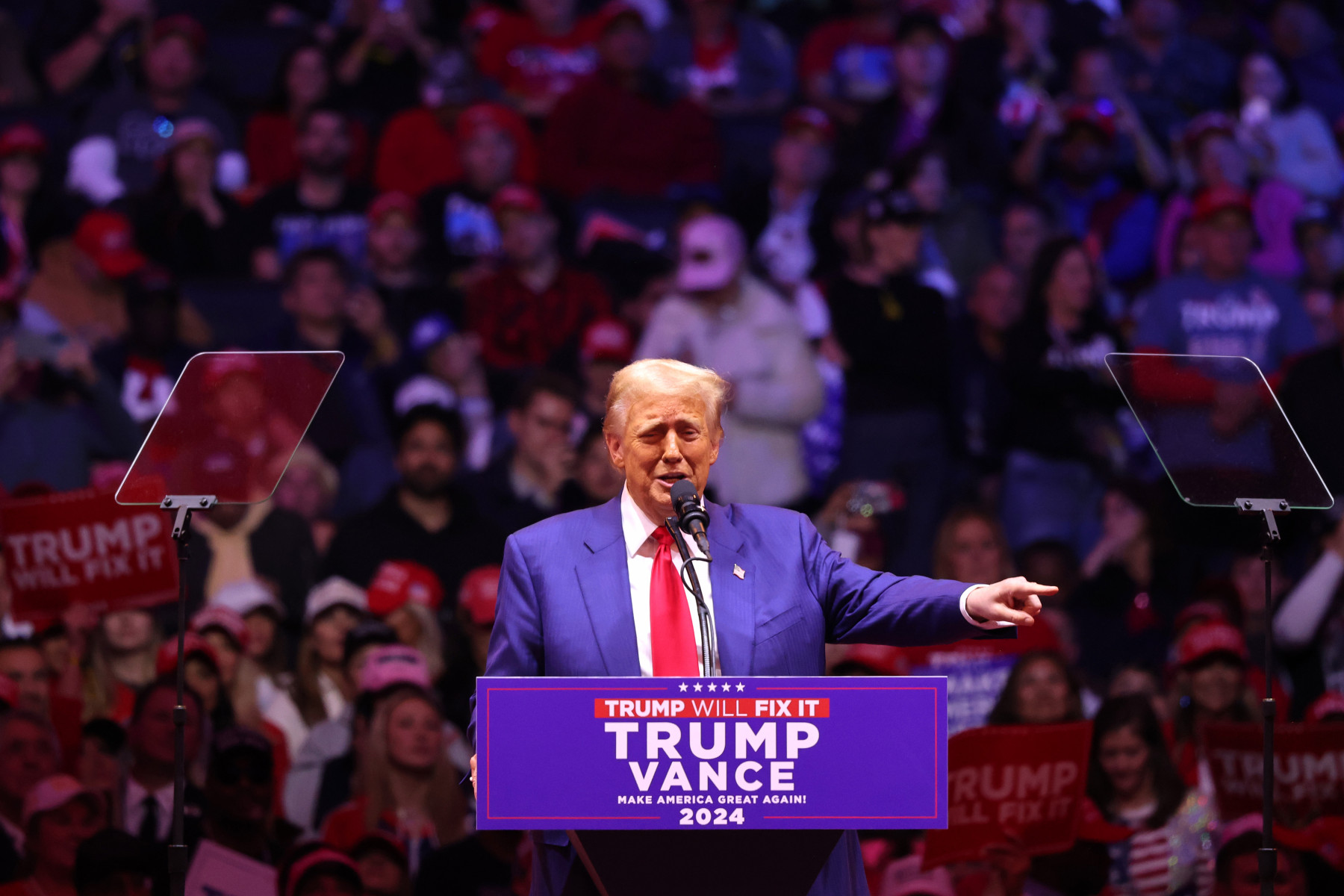 Donald Trump: скандальный кандидат или мусо