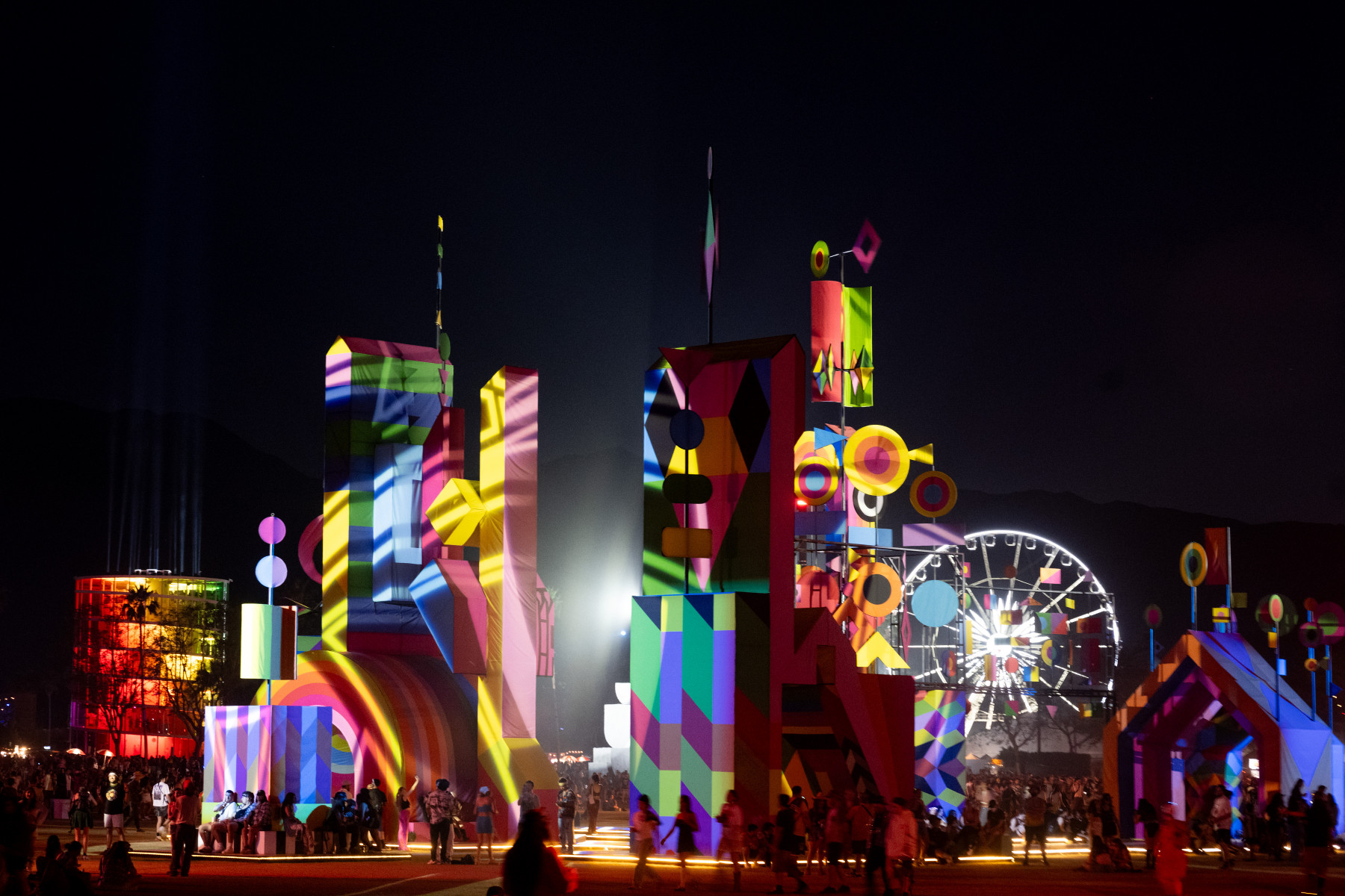 Coachella 2025: Lady Gaga, Green Day, Post Malone Headline! Получ