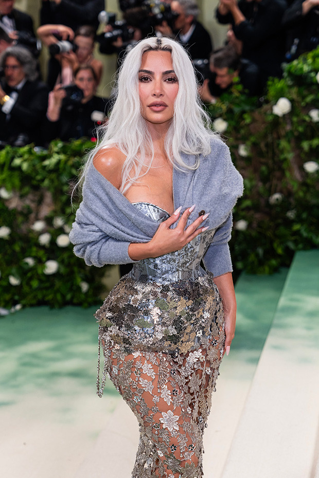 Kim Kardashian удивила на Met Gala 2024 в платье Maiso
