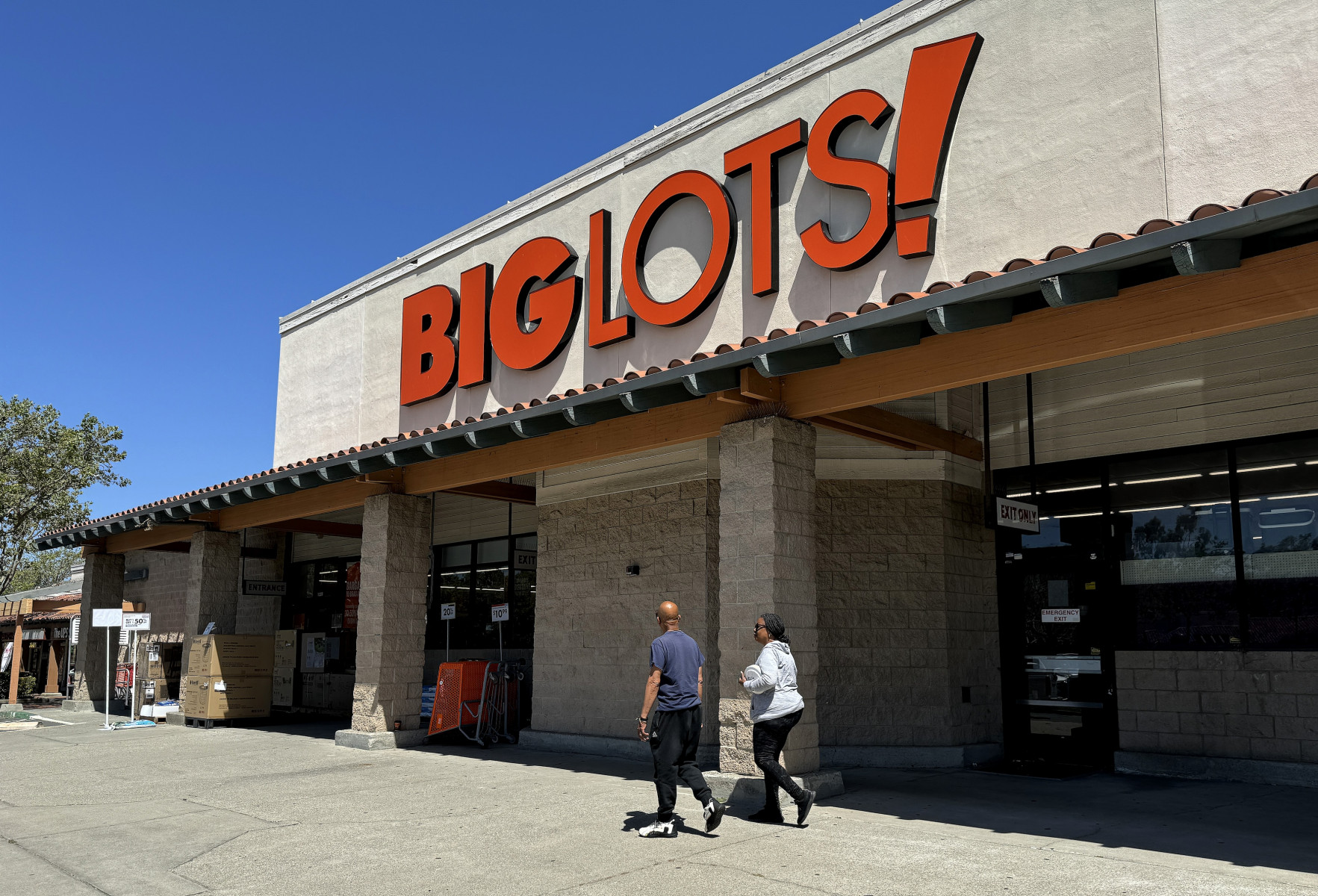 Big Lots закрывает все магазины: крупный с