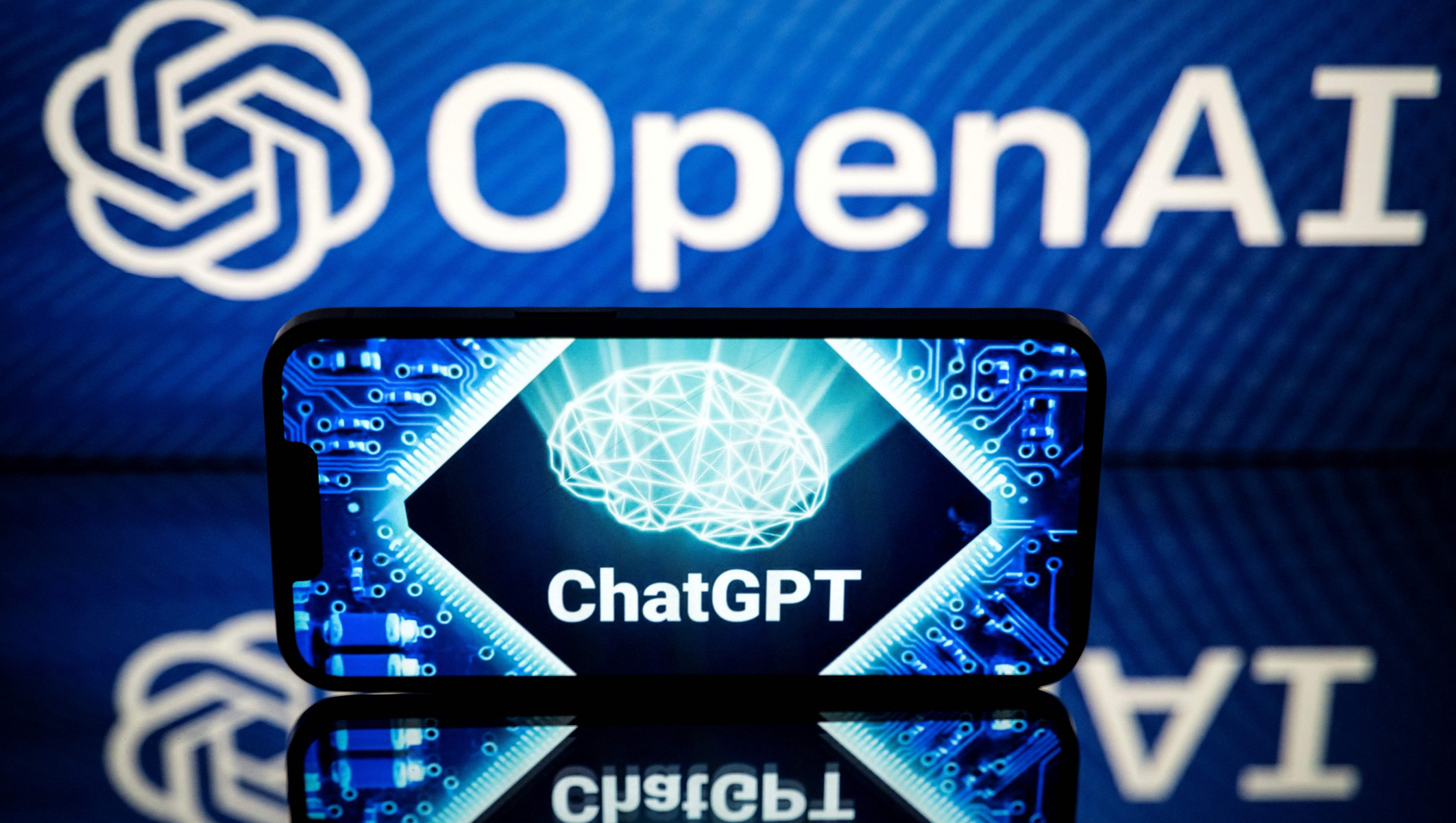 Массовое отключение ChatGPT: причина исто