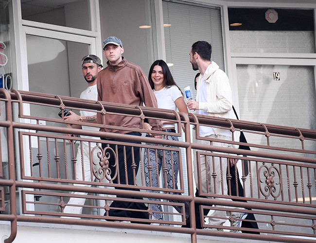 Kendall Jenner и Bad Bunny покидали отель в Майам