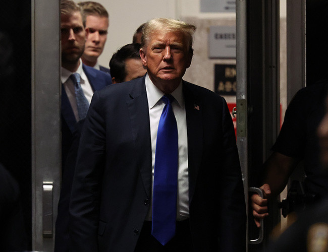 Дональд Трамп признан виновным в 34 обв