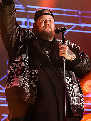 Jelly Roll вспомнил свое прошлое на CMA Fest в