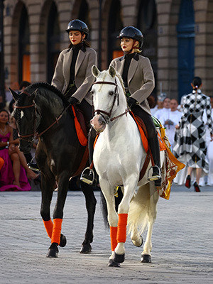 Kendall Jenner и Gigi Hadid завоевывают Vogue 2024 World S