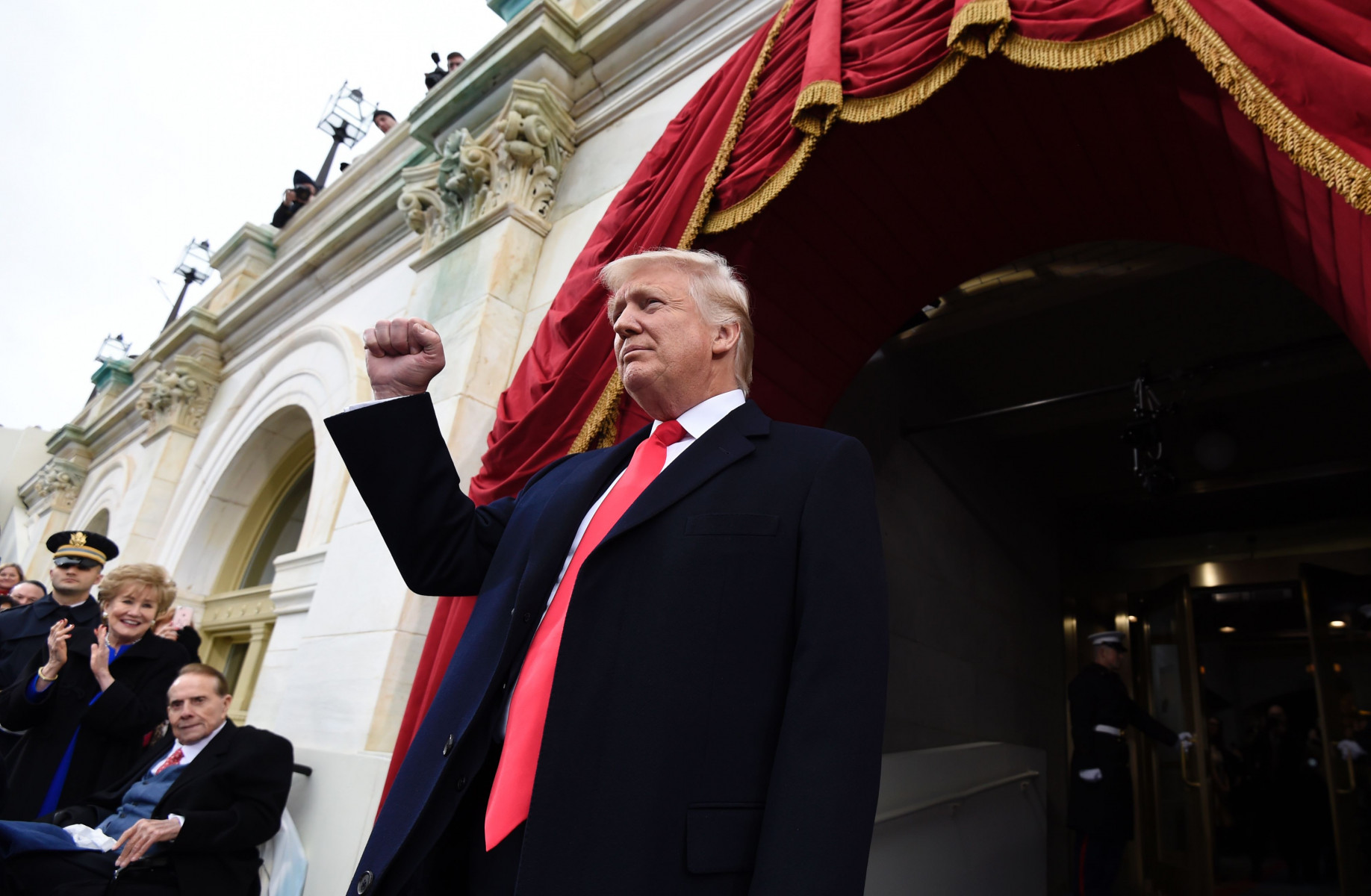 Дональд Трамп принесет присягу на вто