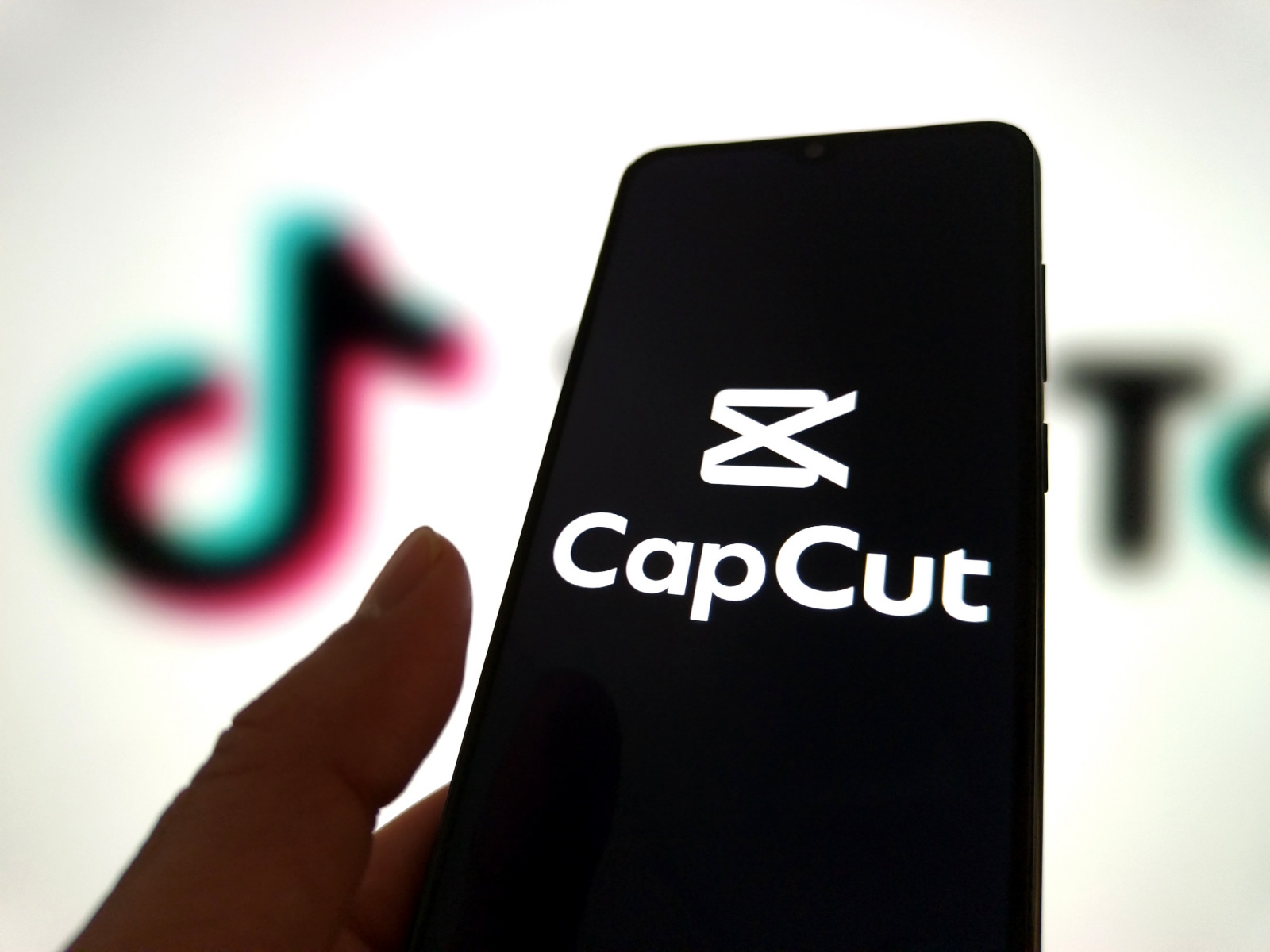 CapCut закрыт для американцев, TikTok вернул