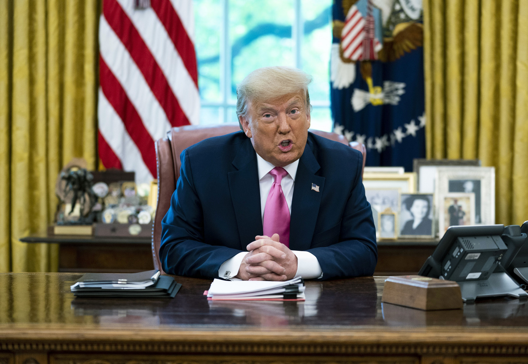 Дональд Трамп подписал десятки указов