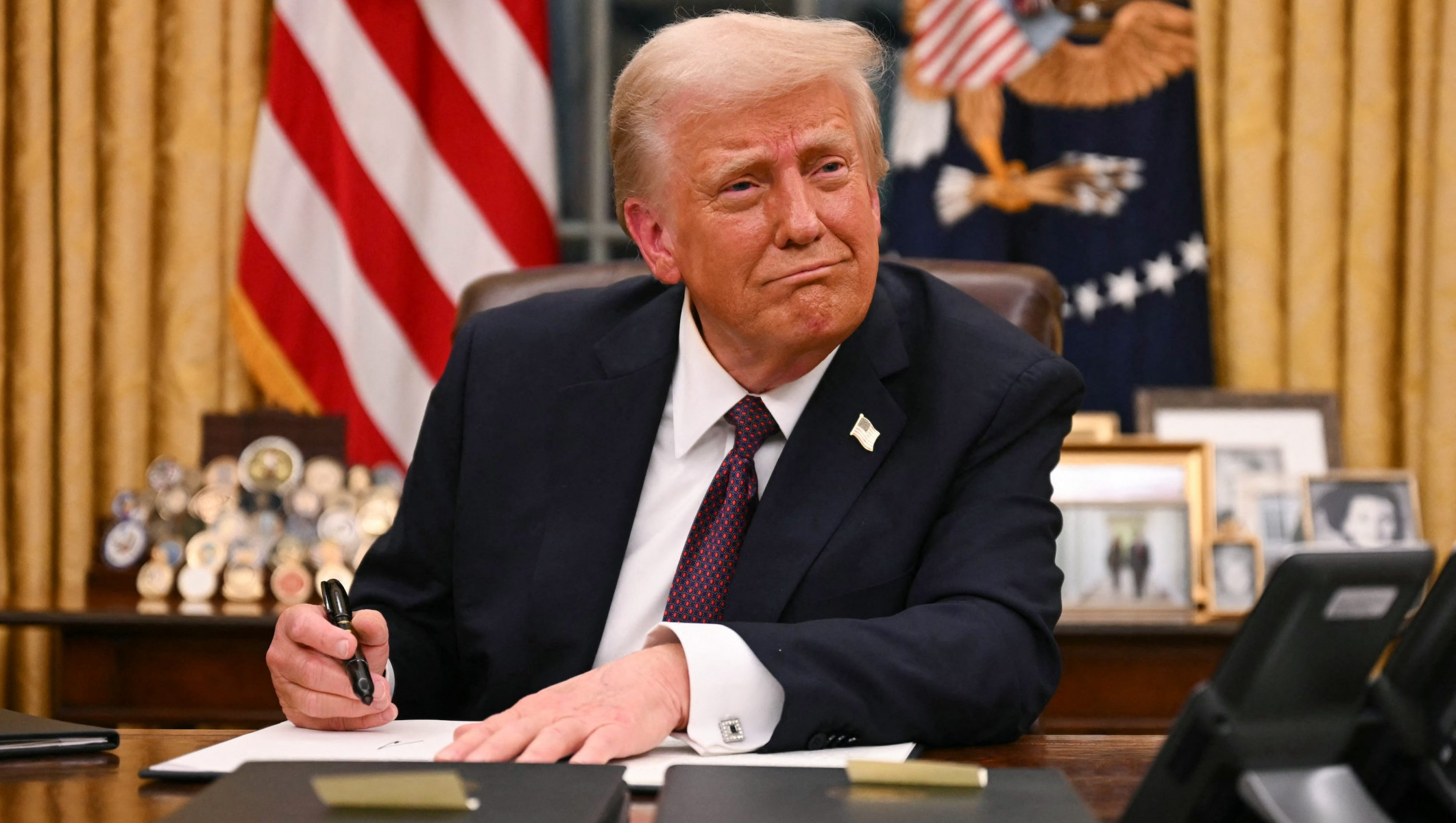 Президент Трамп отменяет программы DEI