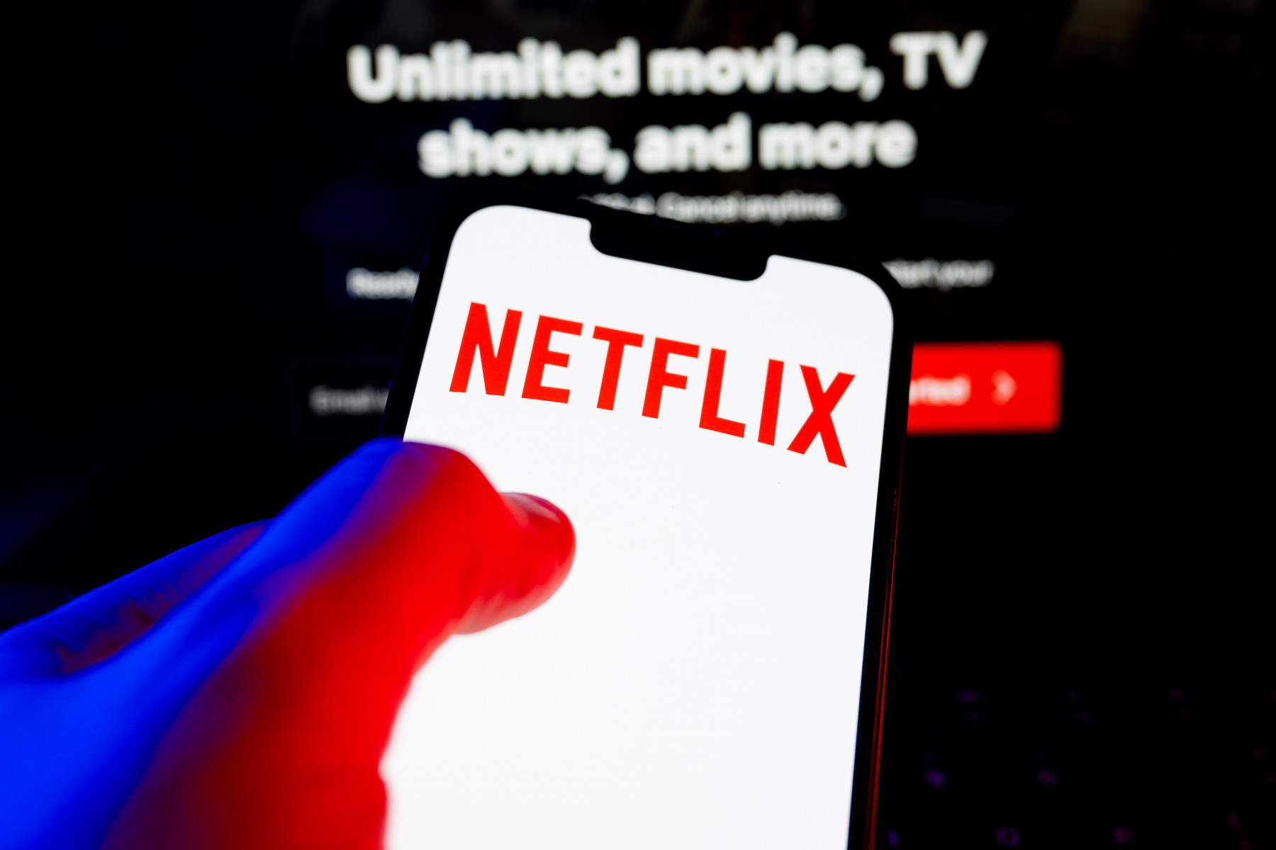 Netflix повышает цены на подписки: узнайт