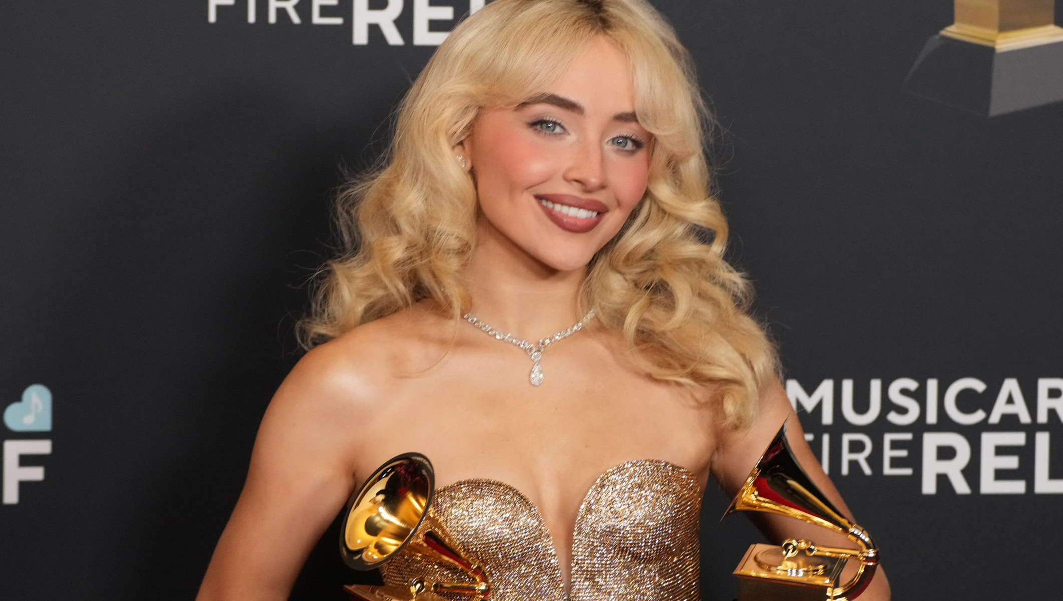 Новый альбом Sabrina Carpenter «Short n' Sweet»