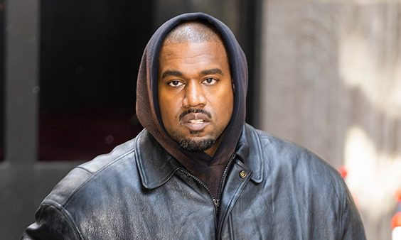 Kanye West вызвал новый скандал с рекламой