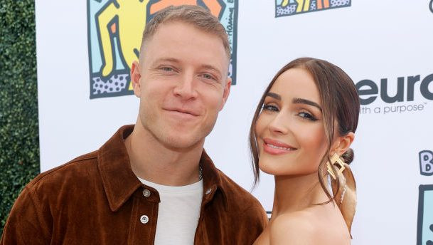 Суперзвезда NFL Christian McCaffrey и модель Оли