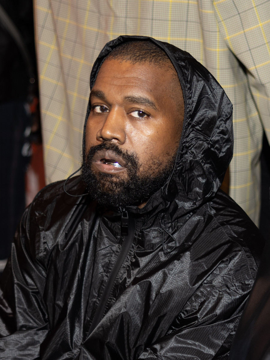 Kanye West, теперь известный как Ye, выпусти