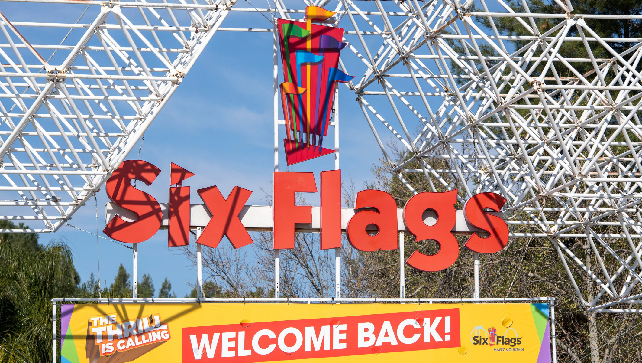 Six Flags закроет парк Six Flags America и аквапар