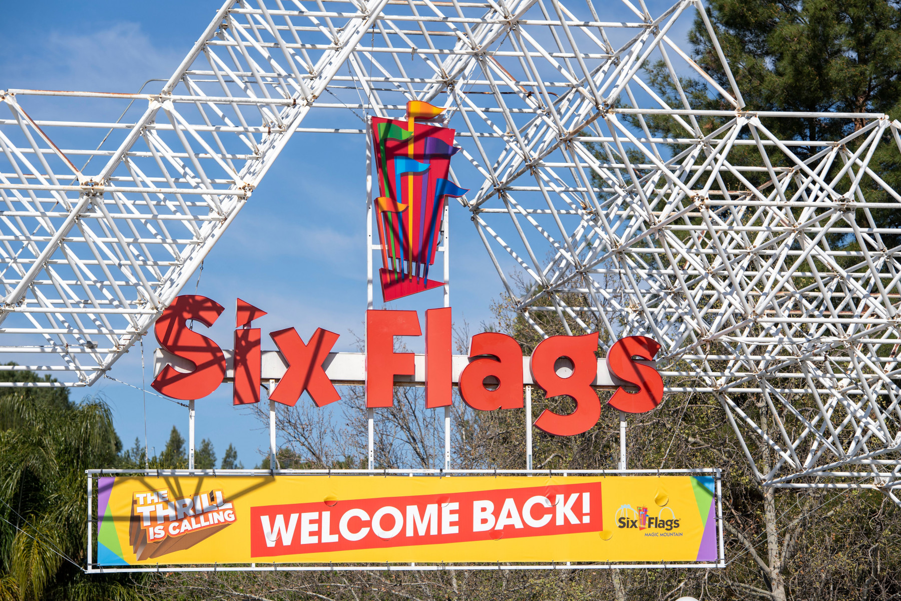 Six Flags закроет парк Six Flags America и аквапар