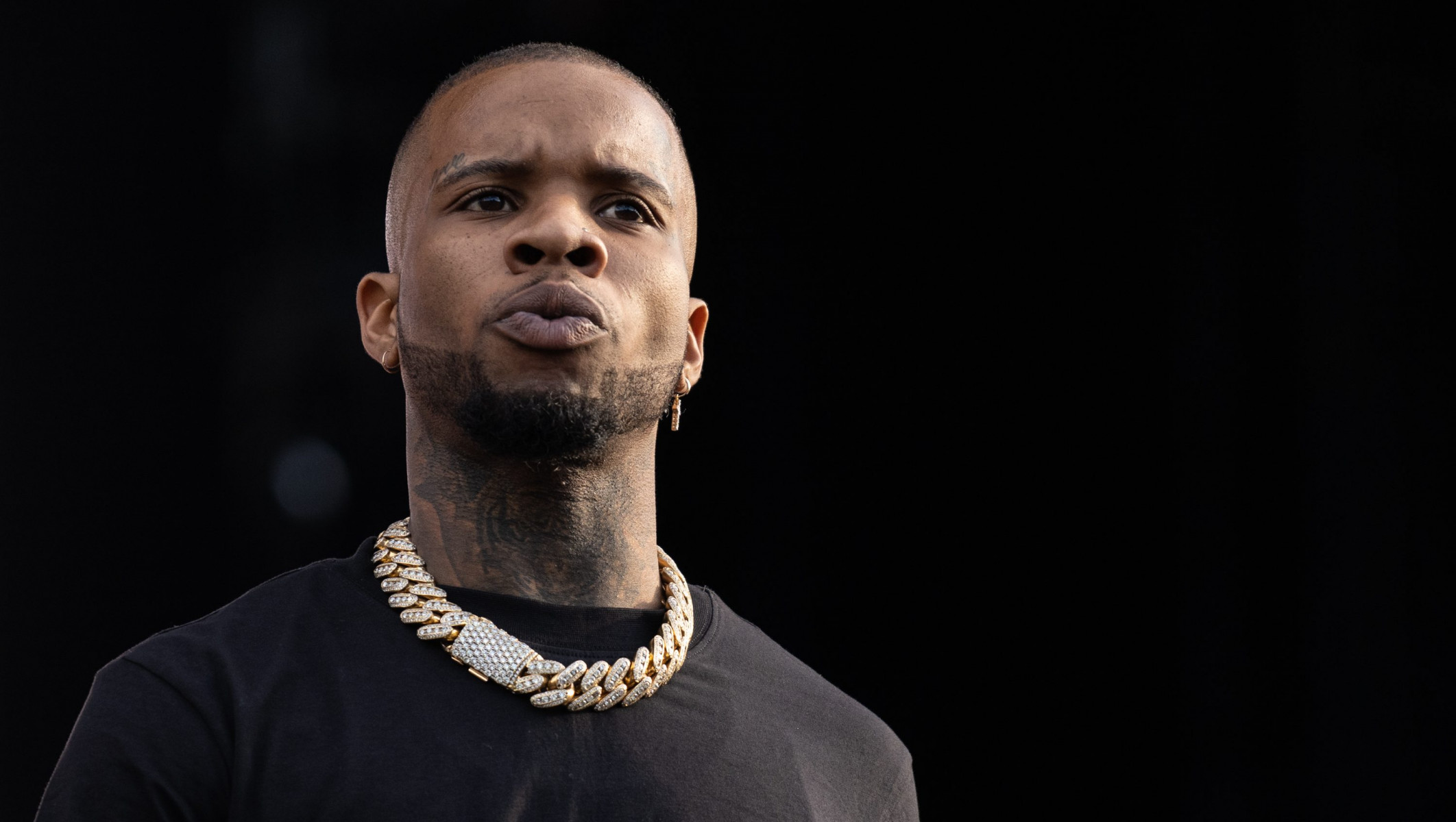 Суд приговорил Tory Lanez к 10 годам тюрьмы