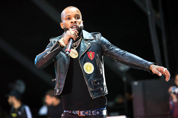 Суд приговорил Tory Lanez к 10 годам тюрьмы