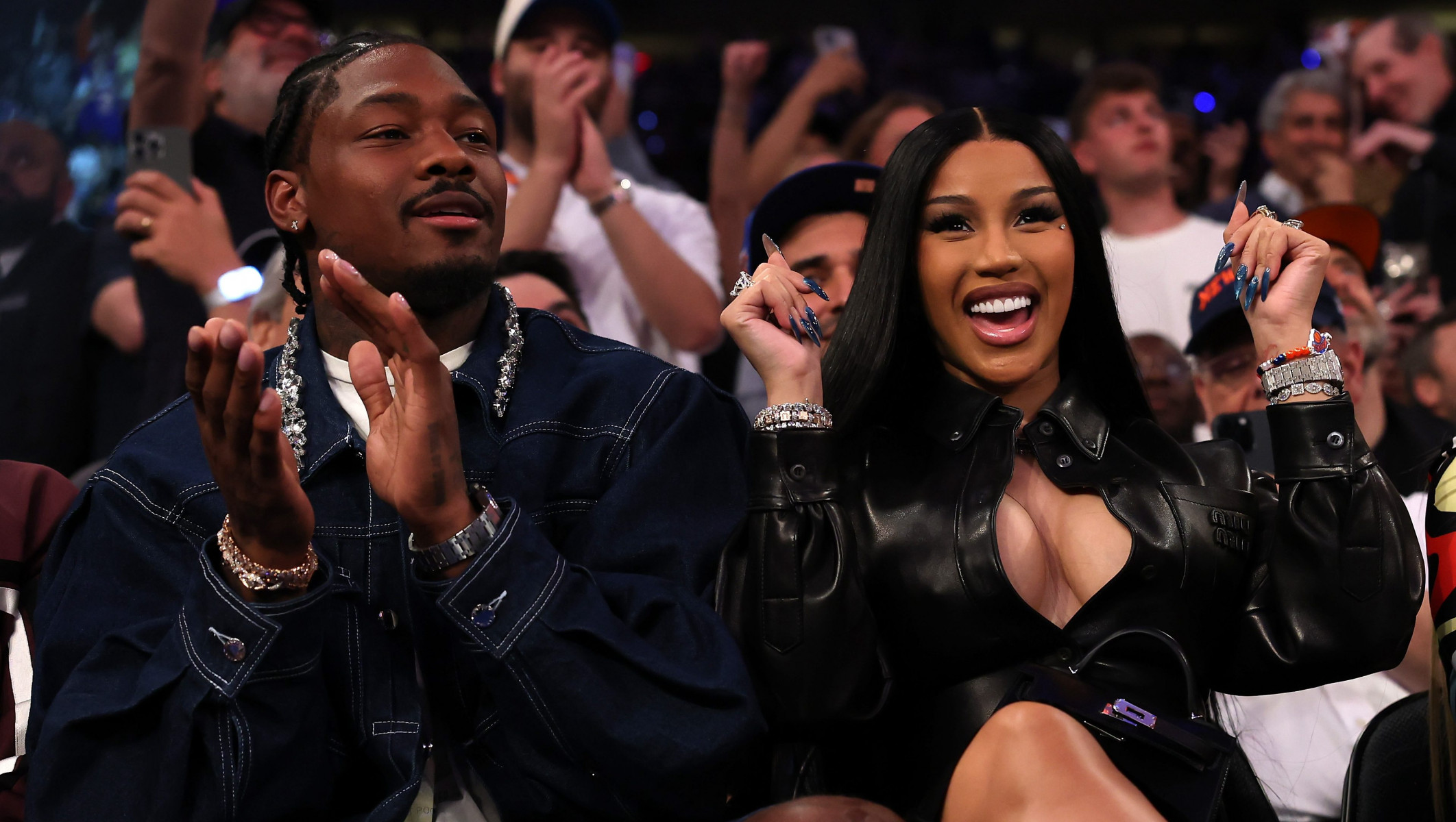 Cardi B и Stefon Diggs замечены вместе на игре Ne