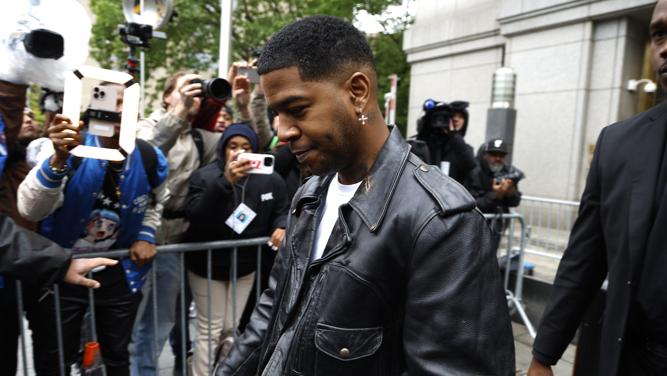 Скандальное свидетельство Kid Cudi проти