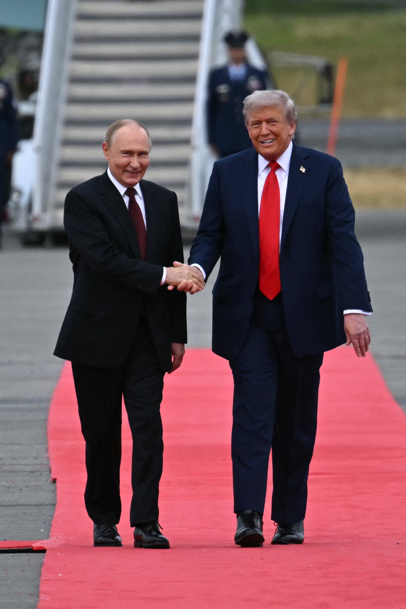 Встреча Трампа и Путина в Аляске: обно