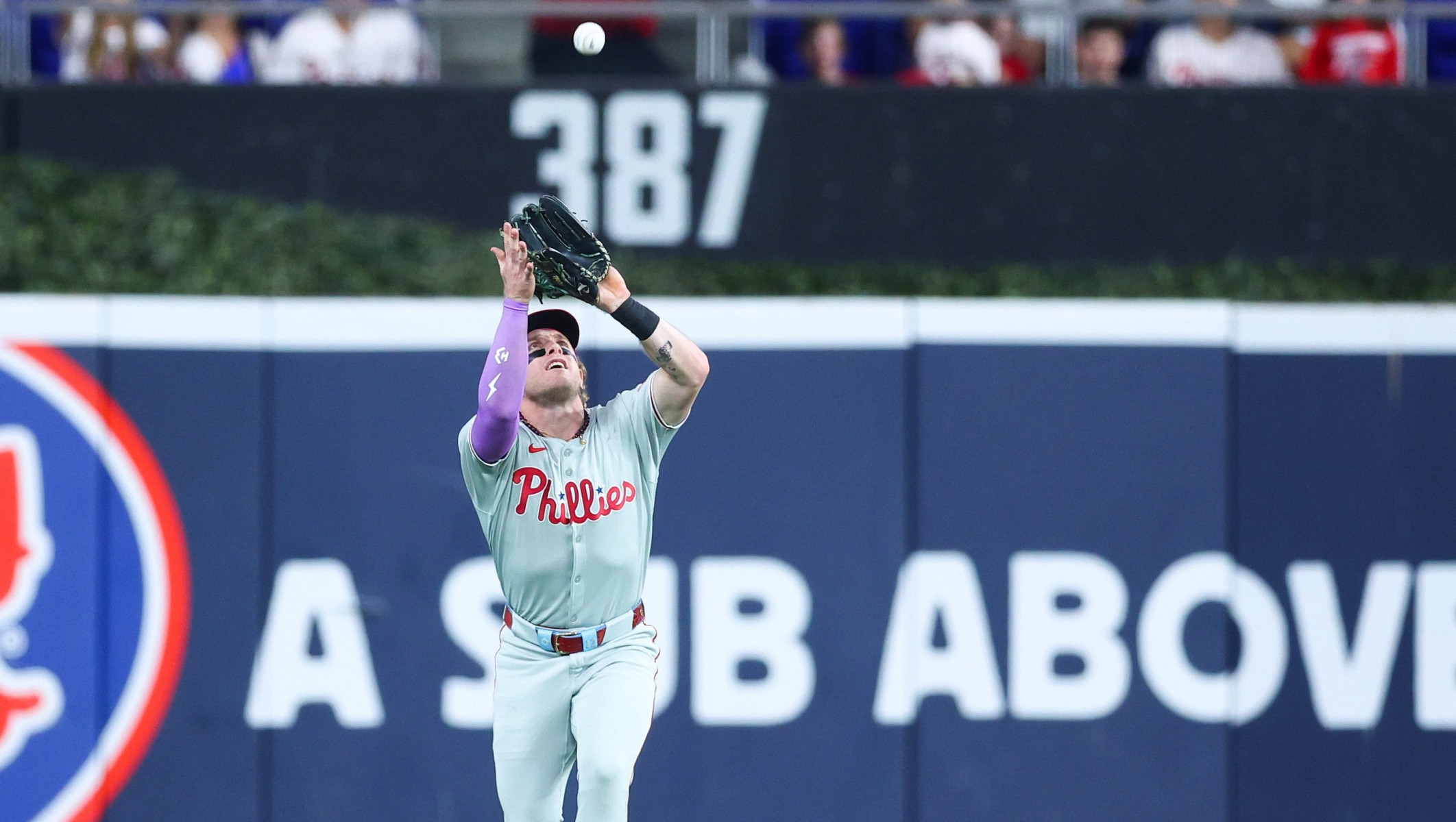 Спор о мяче на матче Phillies vs. Marlins: кто та