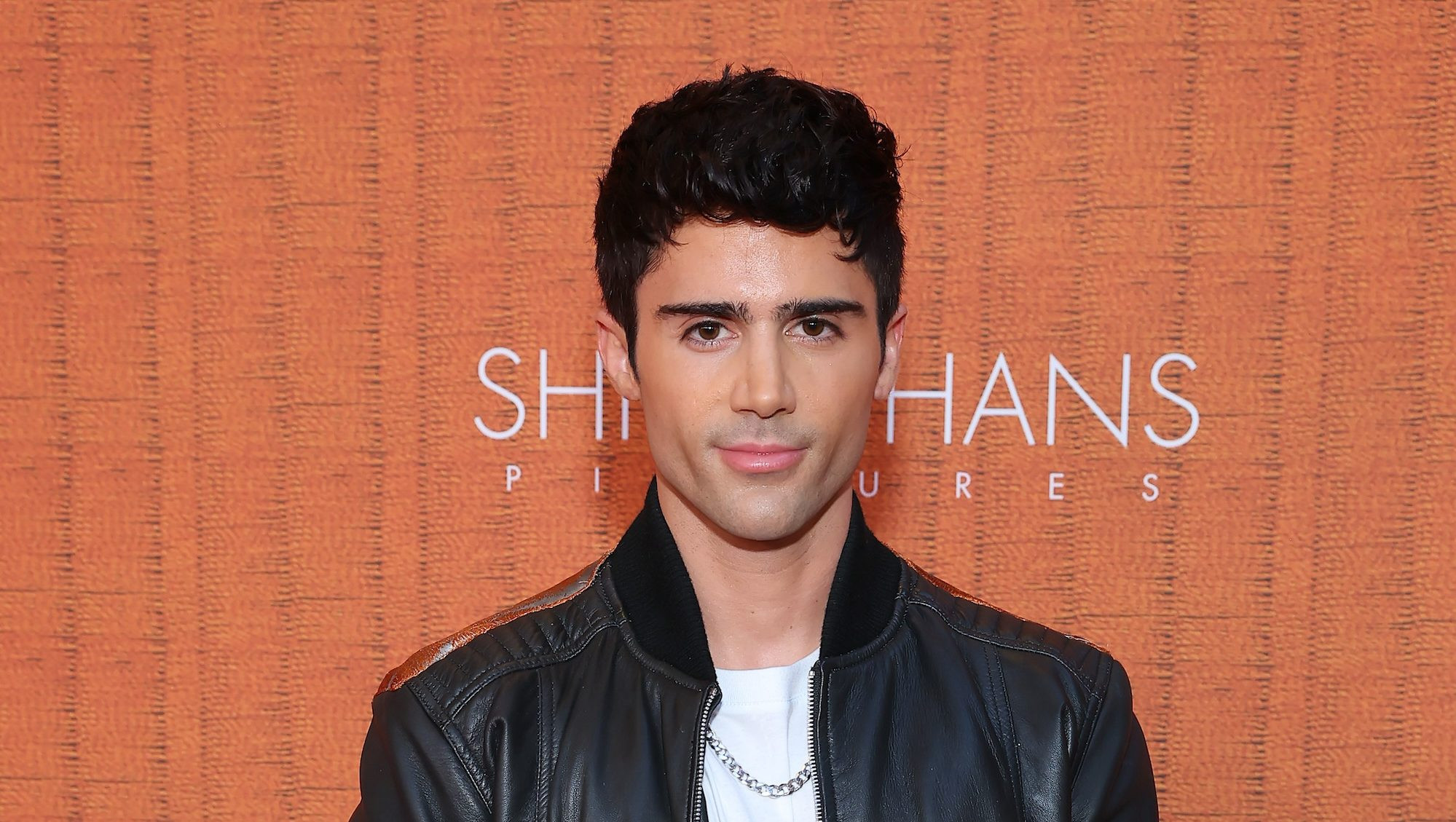 Max Ehrich: от звездной свадьбы с Деми Лова