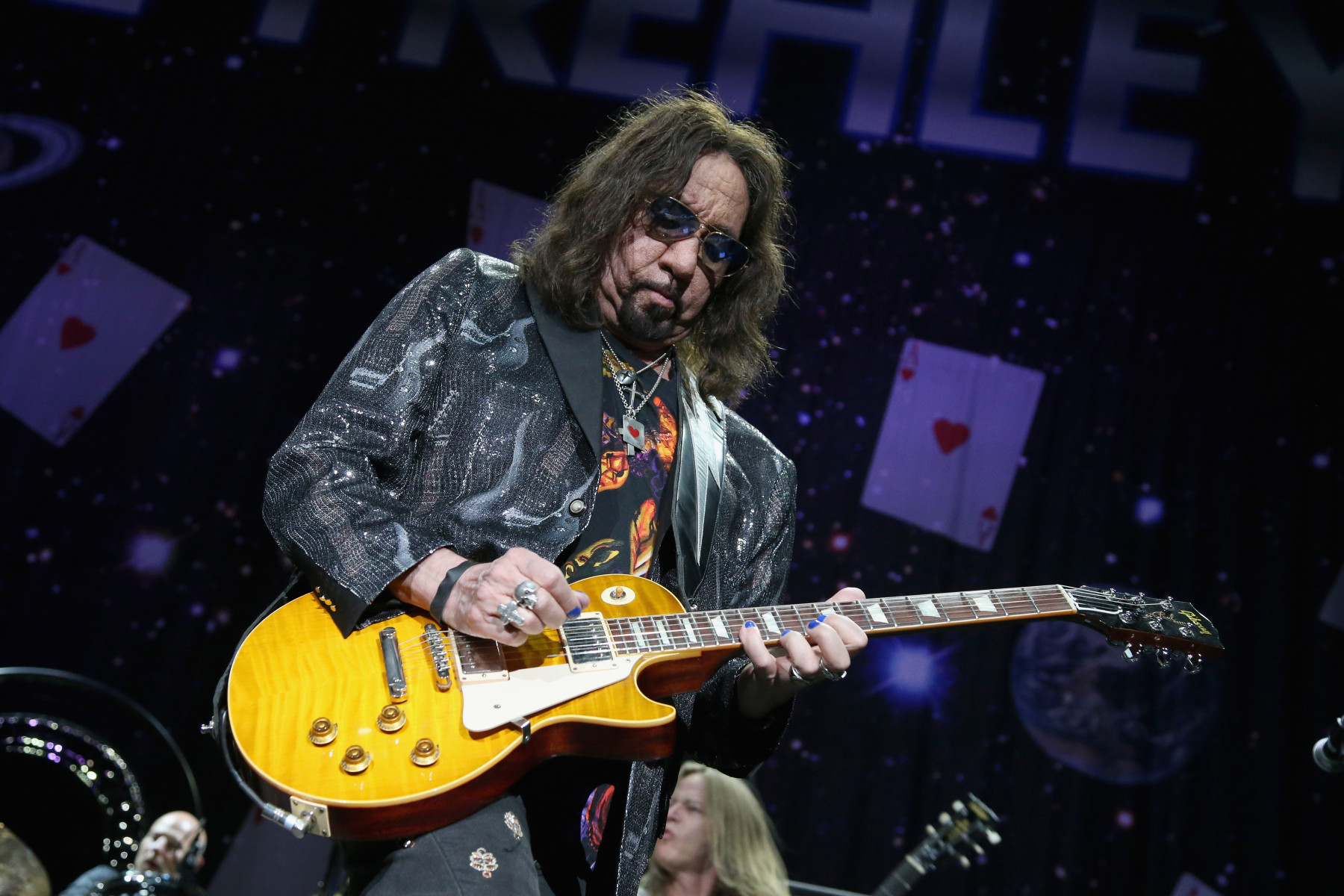 Легенда рока Ace Frehley ушел, оставив впеч
