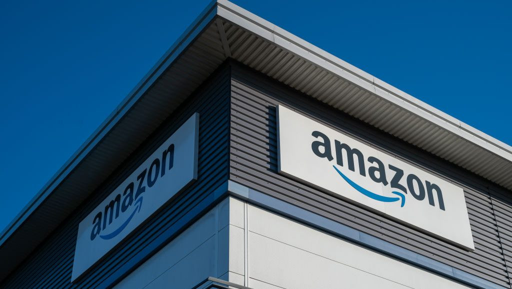Amazon утвердил массовые увольнения из-з