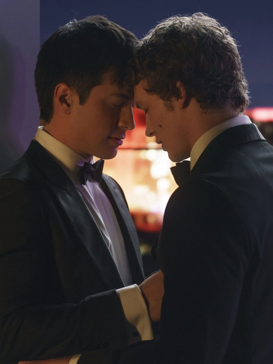 Успех сериала Heated Rivalry: сколько сезоно