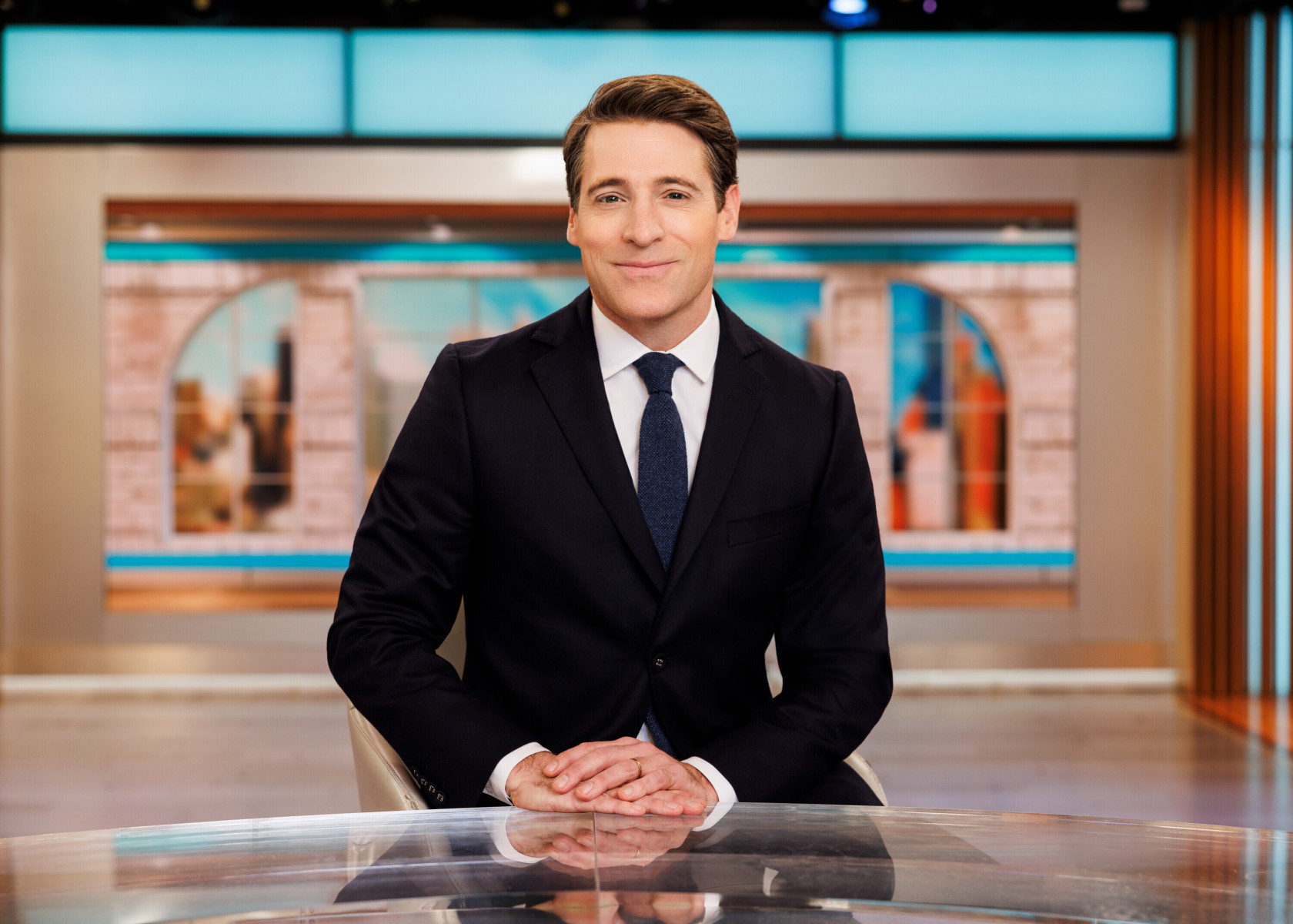 Тони Докупил станет новым ведущим CBS Eve